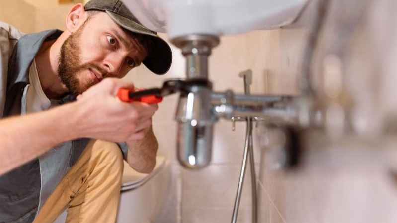 Winning Plumbing Contracts: Strategies for Home Service Success